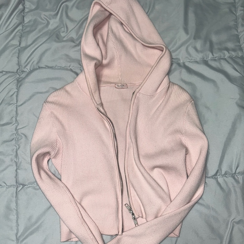 pink brandy melville sweater with zip & hood 🎀